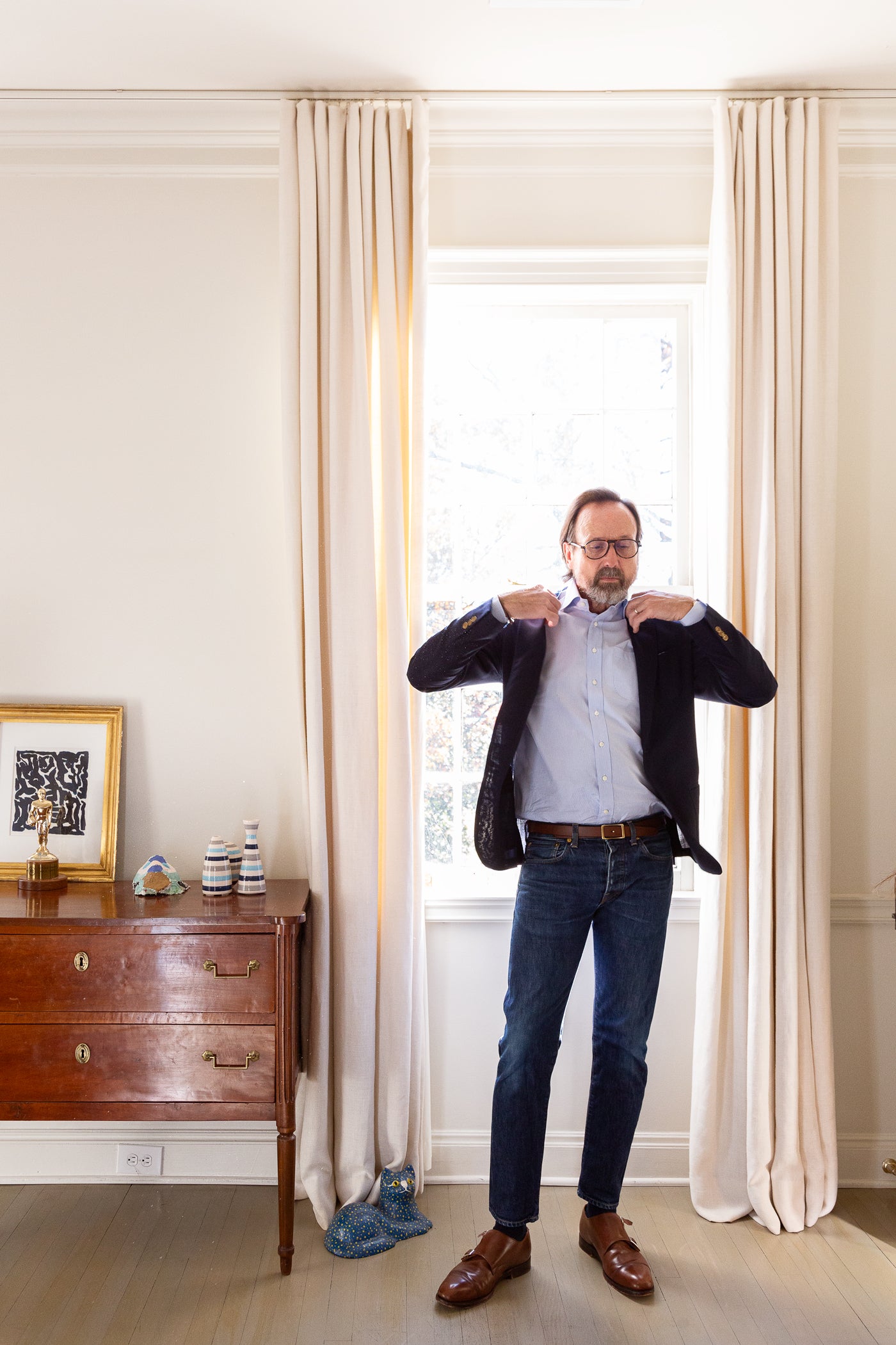 Sid putting on the Ghost further